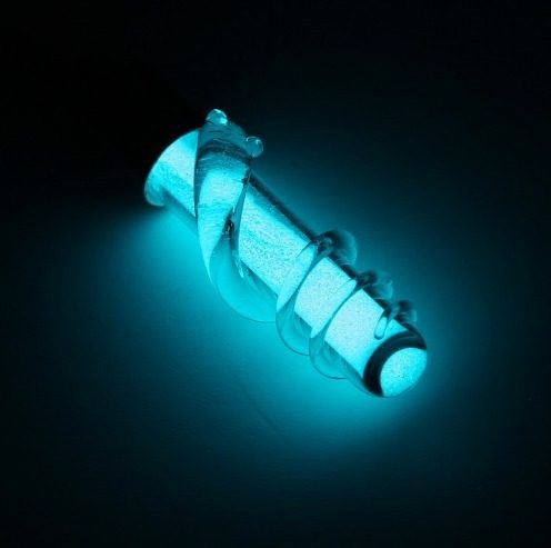 Fosforessents pigment - Pimedas nähtavad valged pigmendid - Image 3